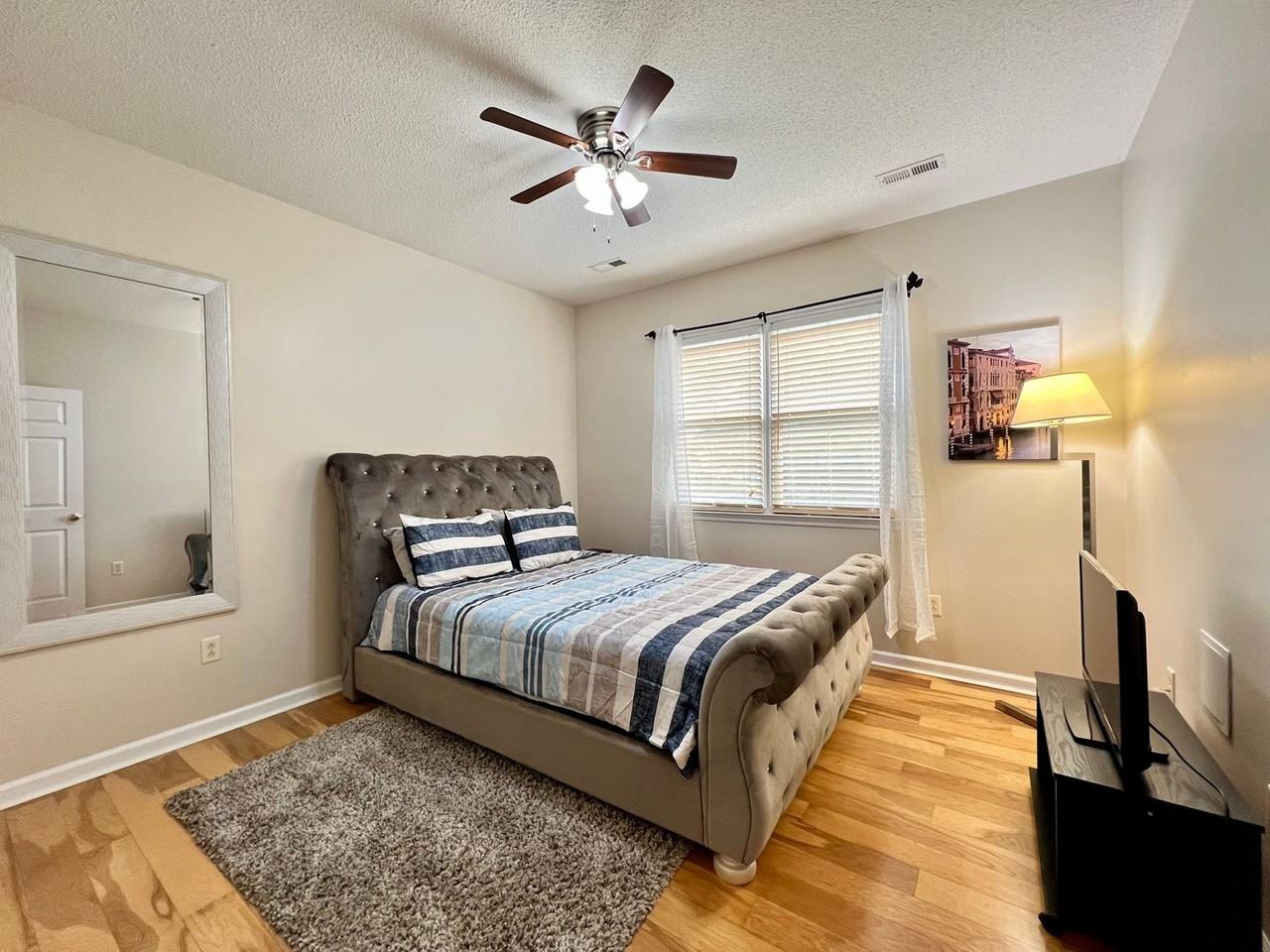 138 Glenwood Circle - Photo 5 of 13