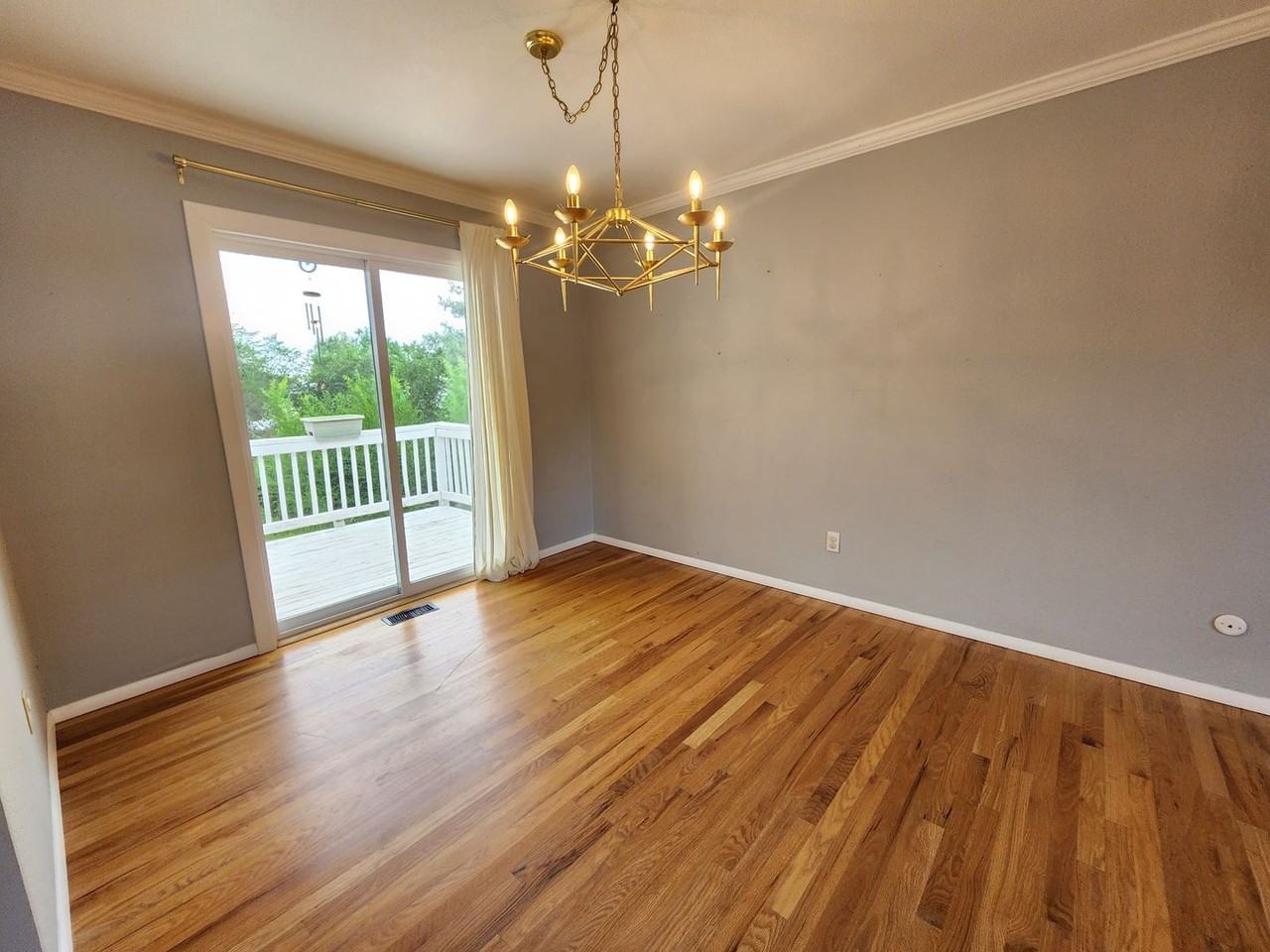 304 Cielo Vista St - Photo 3 of 21