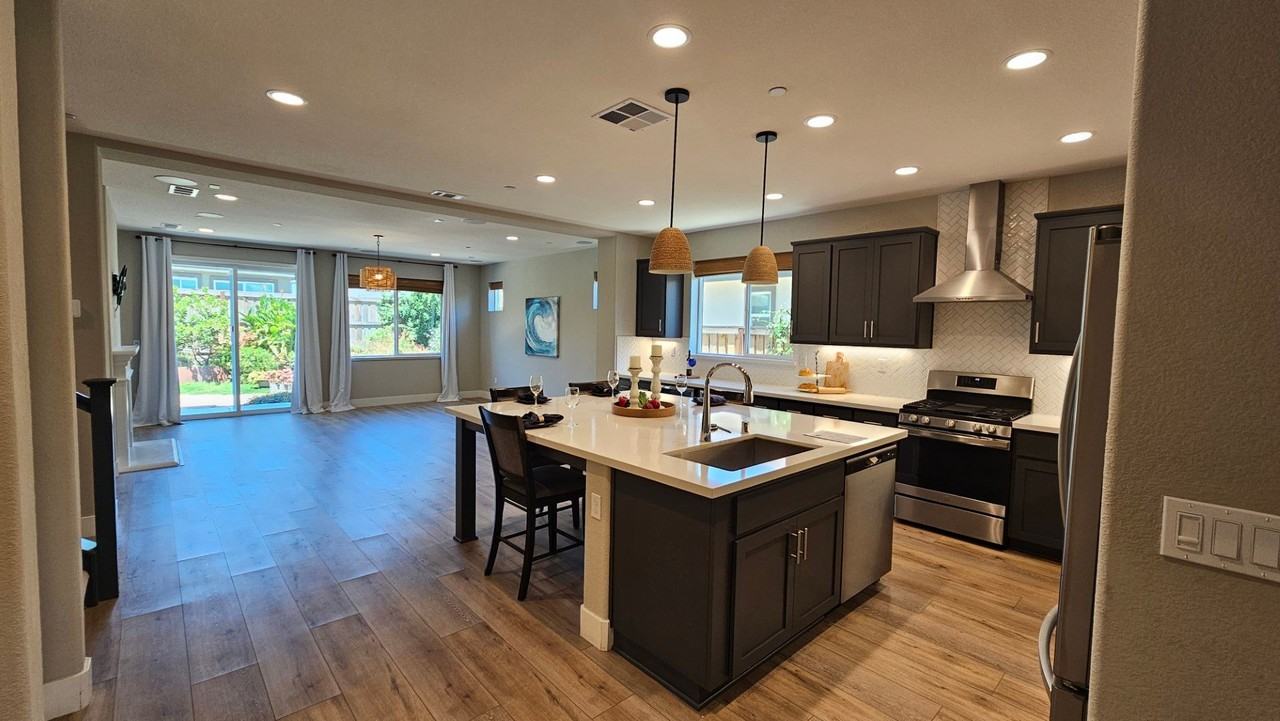 3024 Merlin Ct - Photo 3 of 25