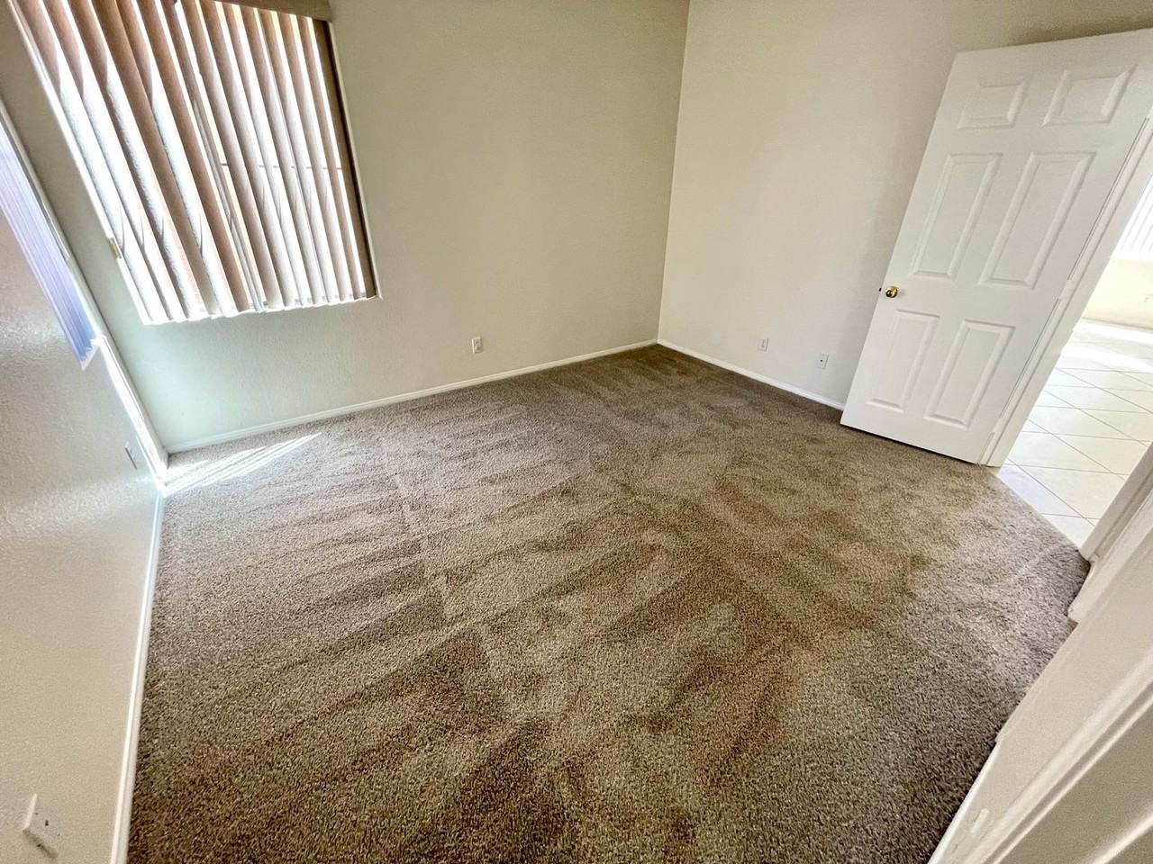 8233 Strawberry Spring St - Photo 5 of 31