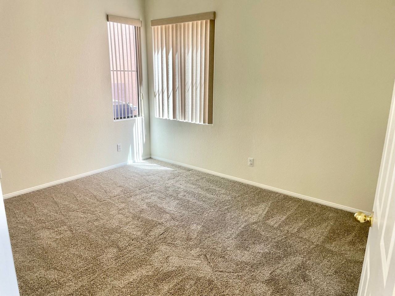 8233 Strawberry Spring St - Photo 7 of 31