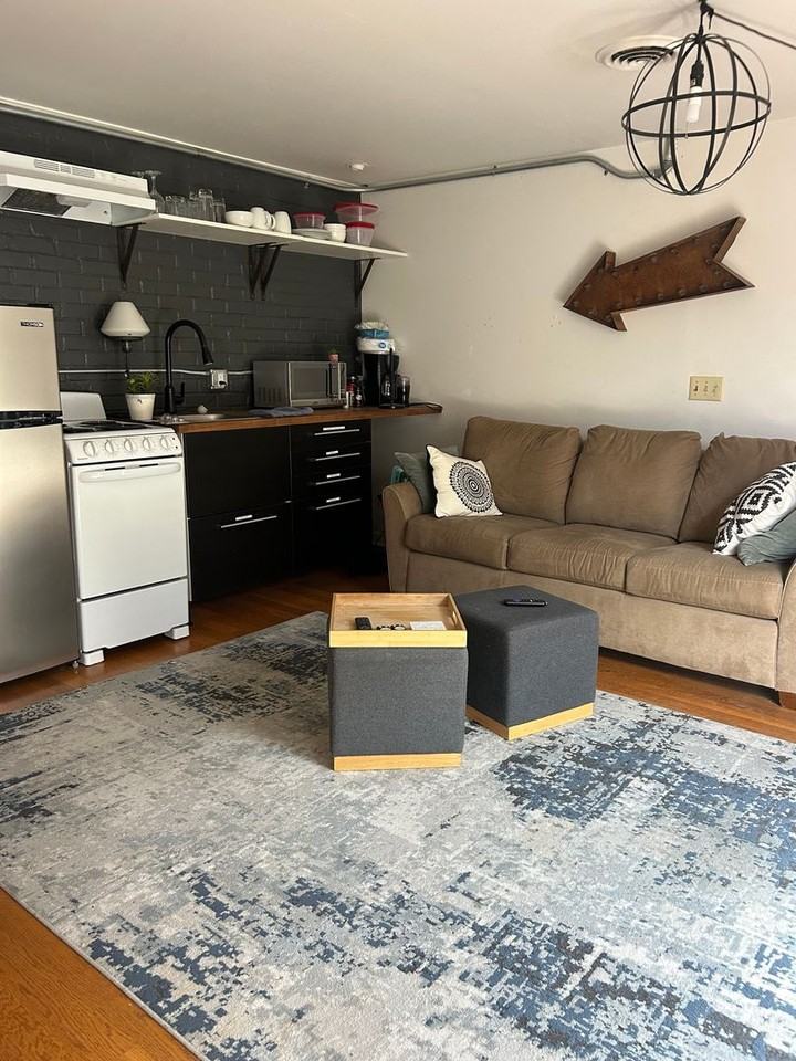 1319 1319 S. Travis (1 bedroom/Furnished) - Triplex - Photo 3 of 19