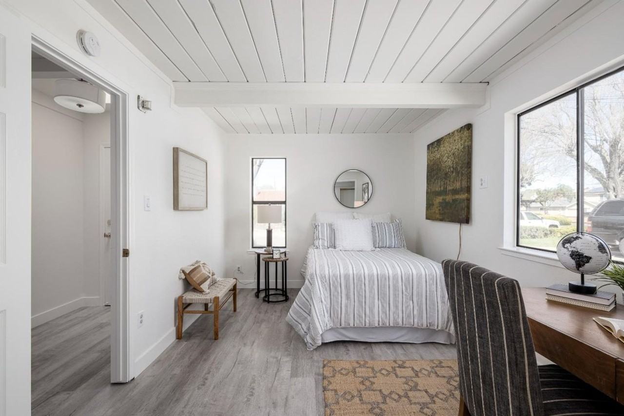 1356 Navarro Dr - Photo 2 of 13