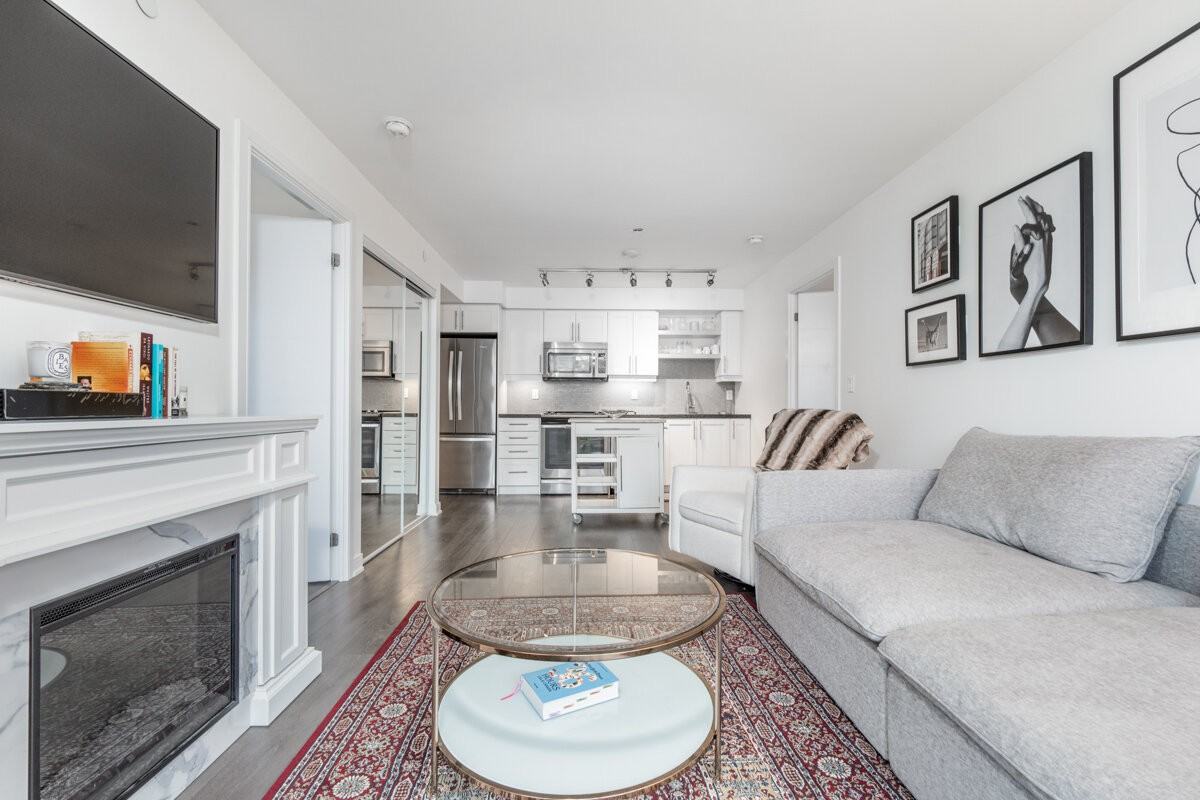 525 Adelaide Street West #1611