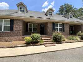 featured image of 104 Lakeview Commons