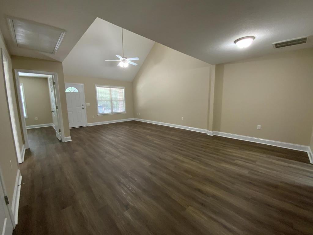 104 Lakeview Commons Dr - Photo 5 of 15