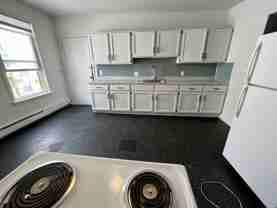 142 Oxford St Apt 5 #Apt 5 - Photo 1 of 1