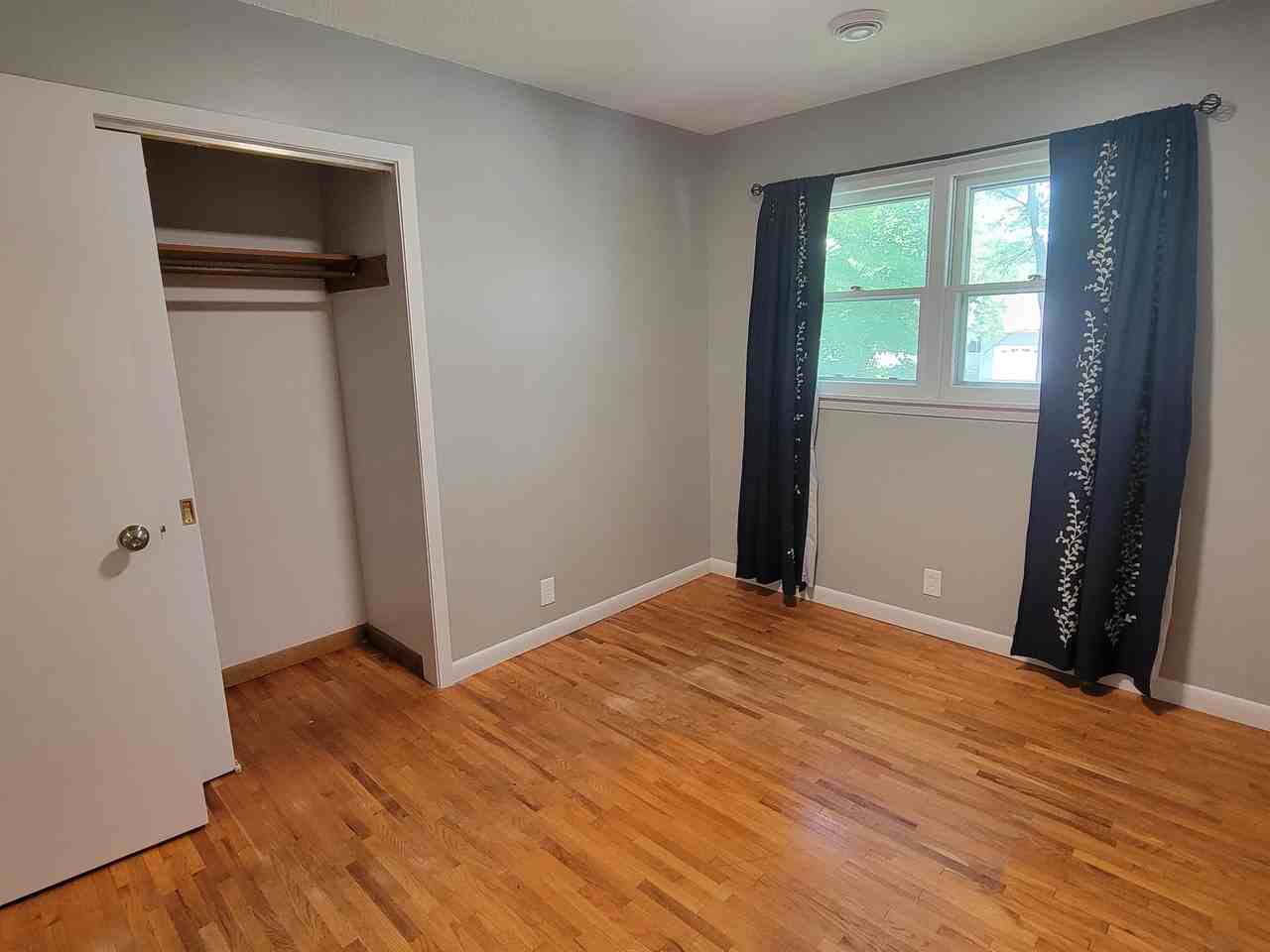 718 E River St - Photo 3 of 24