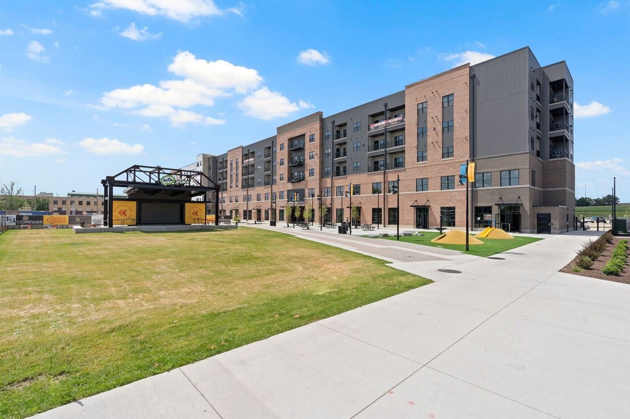 151 Lofts ~ 151 1st Avenue ~ Downtown Living!! - Photo 4 of 25