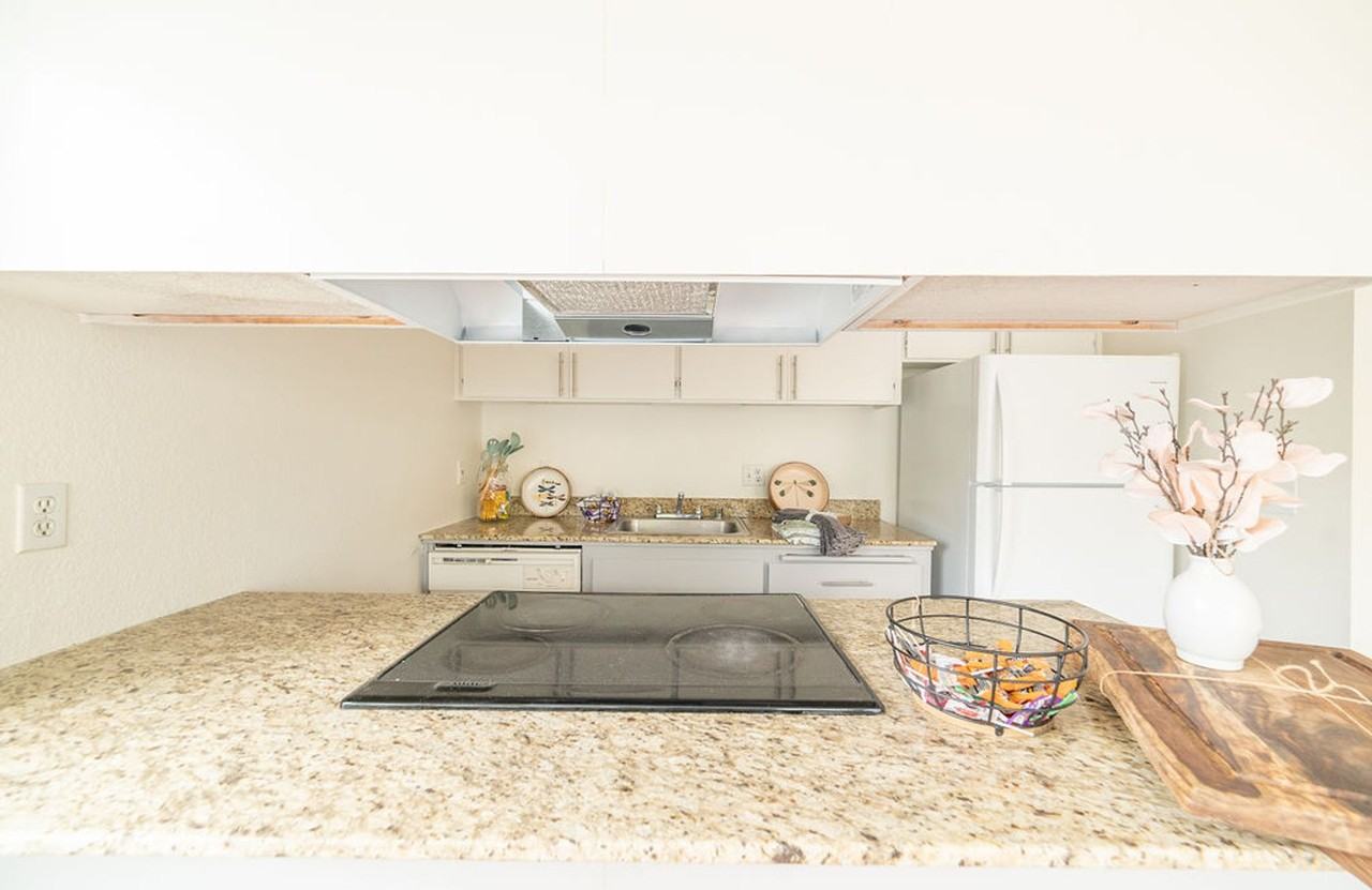 2731 Durant Ave - Photo 5 of 38