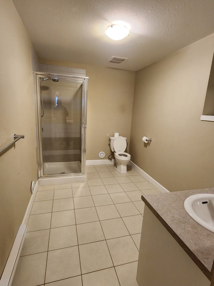 21072 78B Avenue - Photo 3 of 6