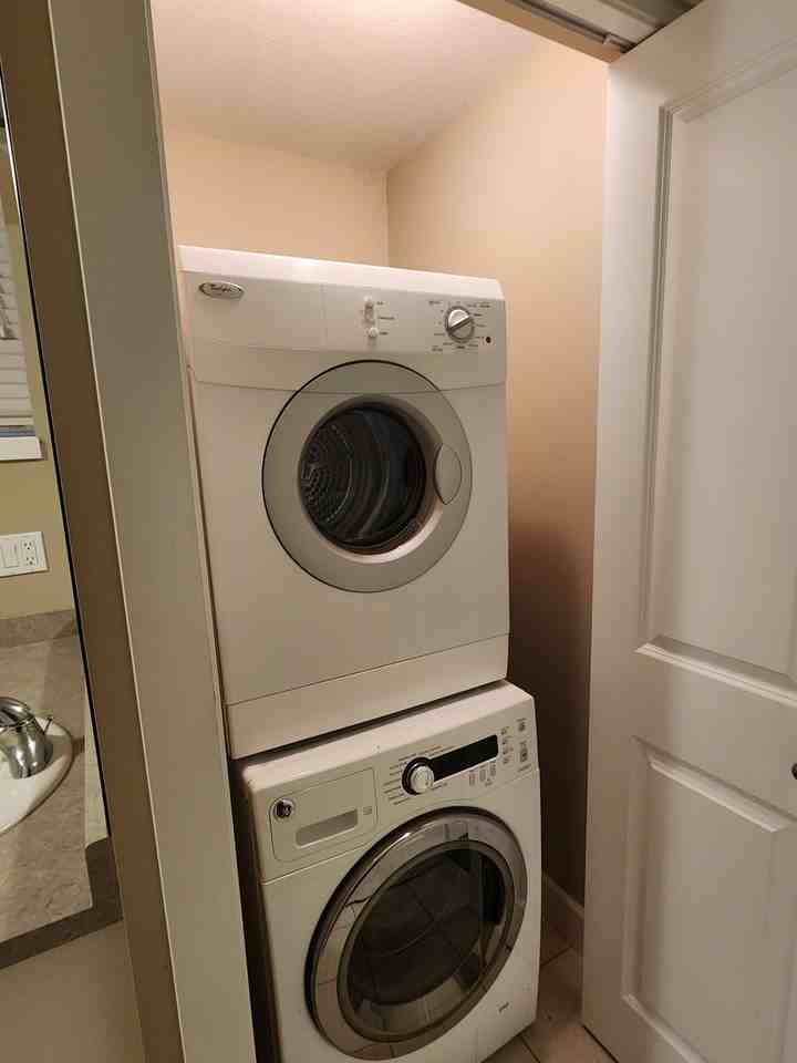 21072 78B Avenue - Photo 4 of 6