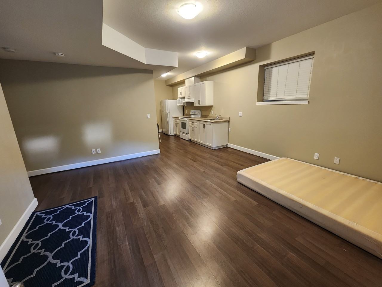 21072 78B Avenue - Photo 2 of 6