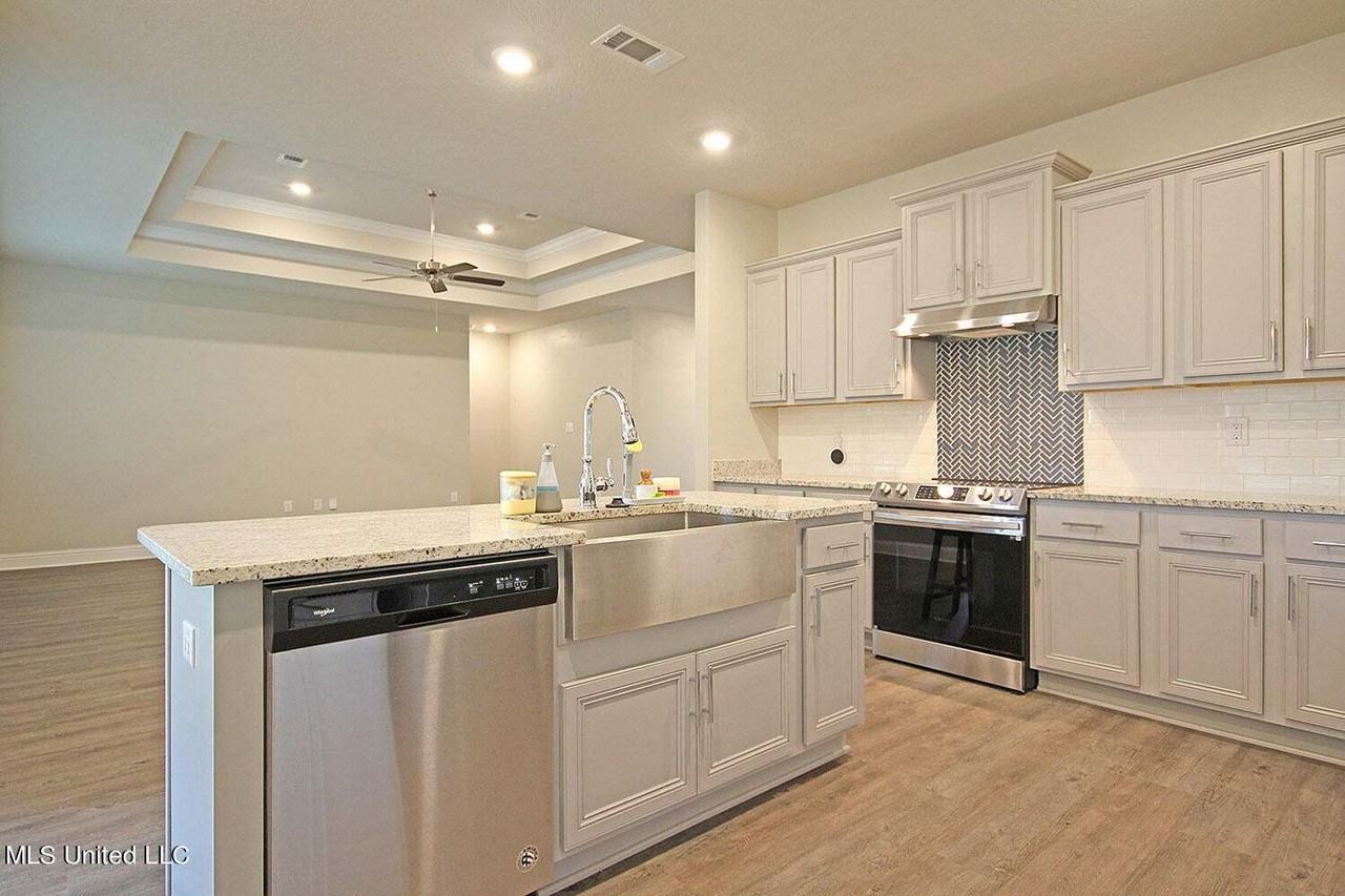 15224 Windmill Ridge Pkwy - Photo 3 of 26