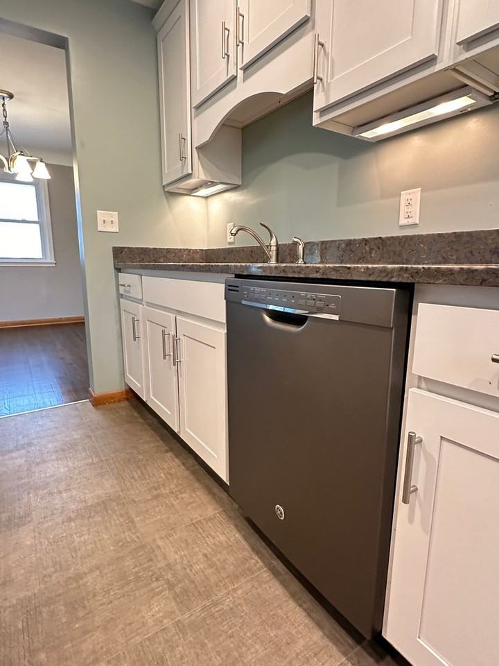 4402 Zenith Ave S - Photo 2 of 16