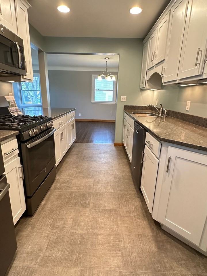 4402 Zenith Ave S - Photo 3 of 16