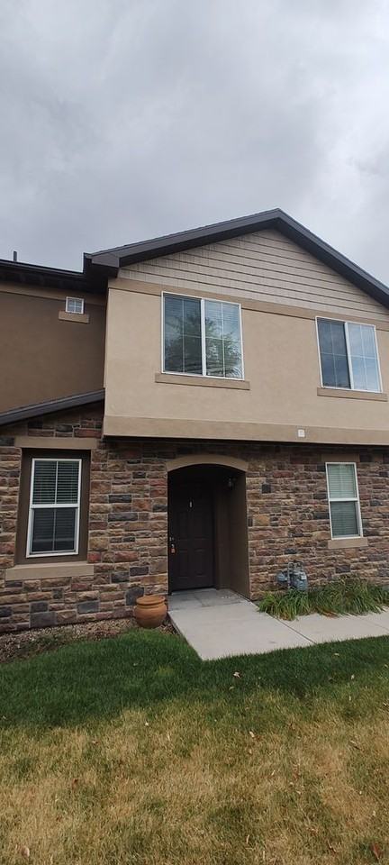 1132 Abbotsford Dr - Photo 3 of 23