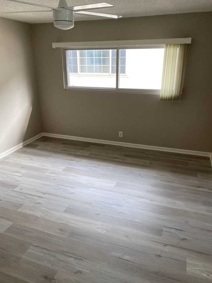 s7707 - Photo 4 of 29