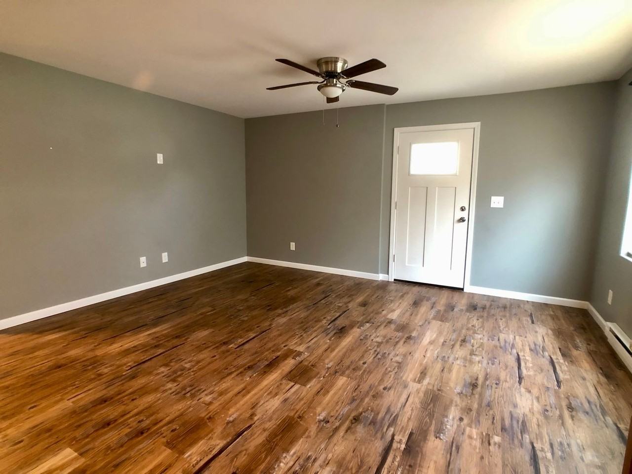 1410 Peachtree Dr #1412 - Photo 3 of 6