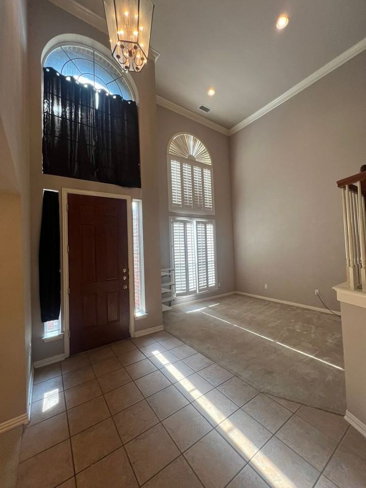 8601 Spectrum Dr - Photo 3 of 23