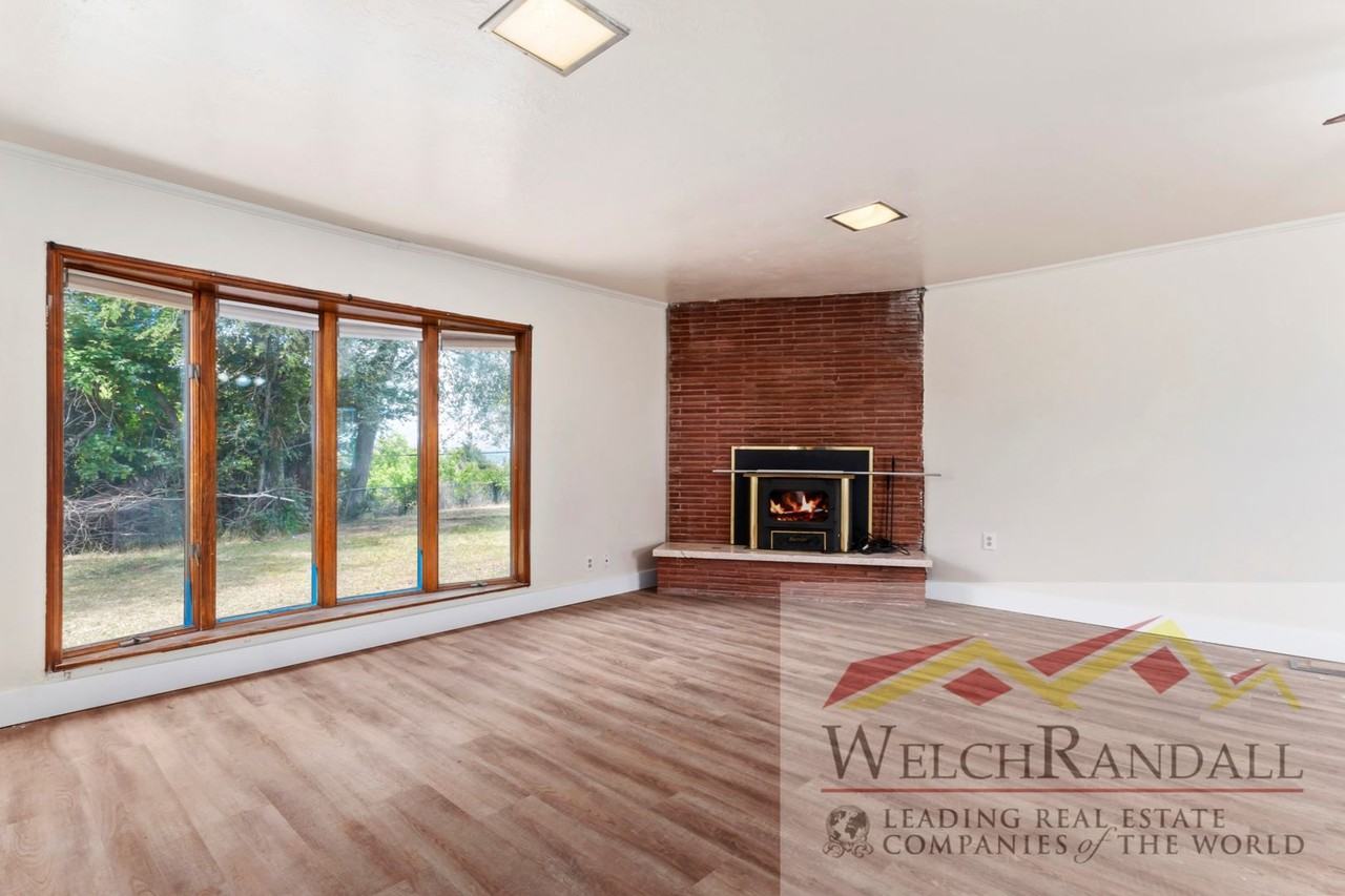 456 Highland Dr - Photo 3 of 16