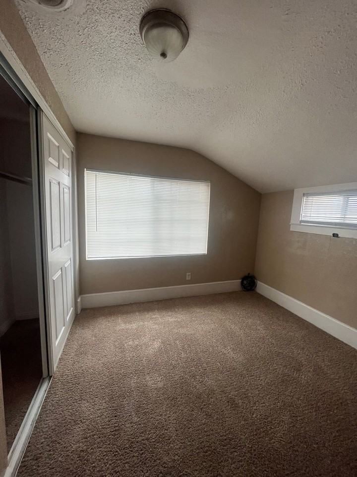 2934 - Photo 3 of 20