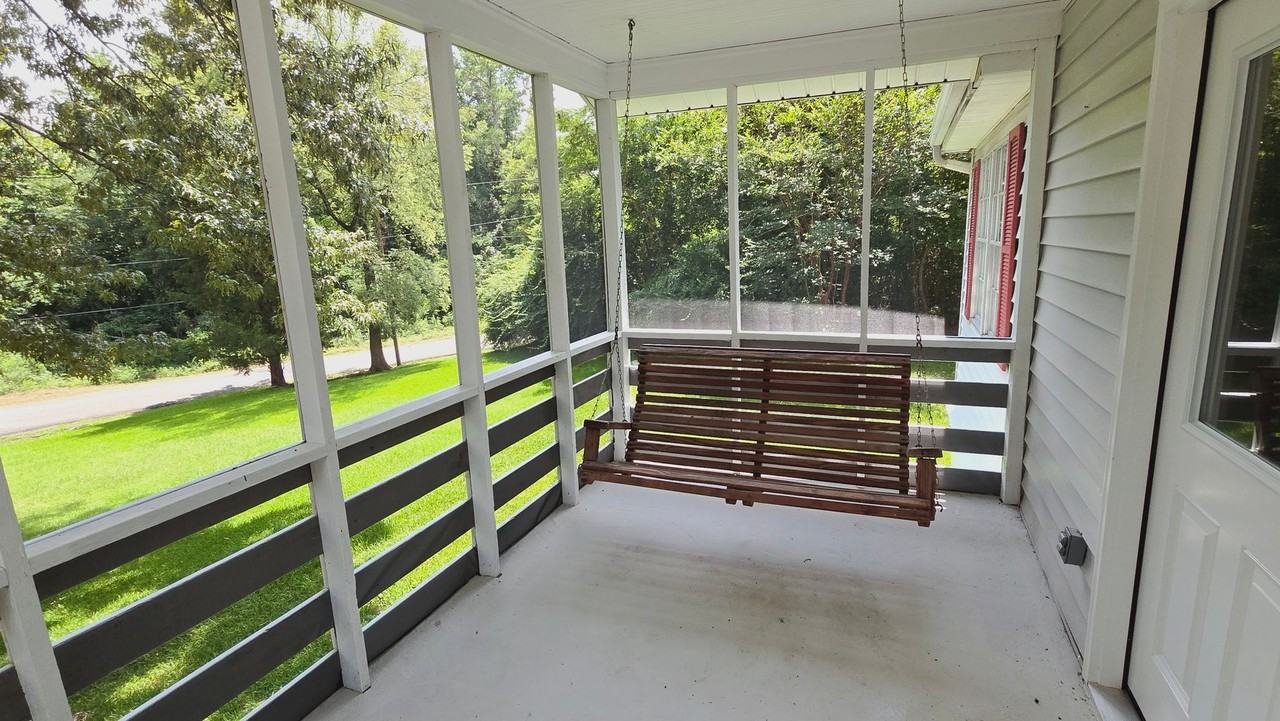 357 Happy Ln - Photo 3 of 27