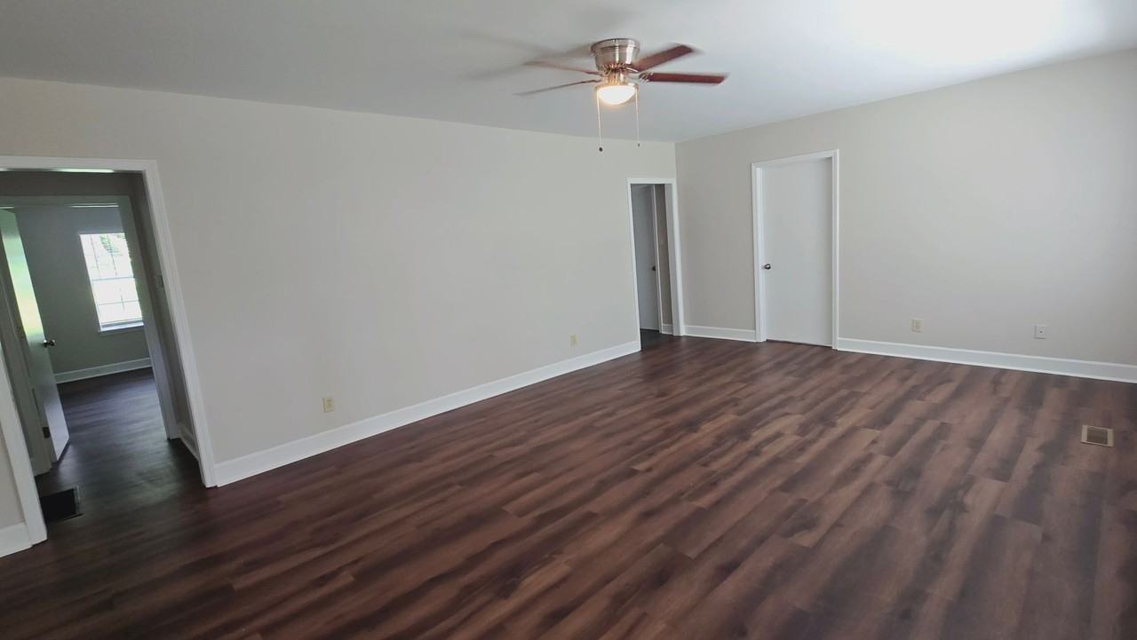 357 Happy Ln - Photo 4 of 27