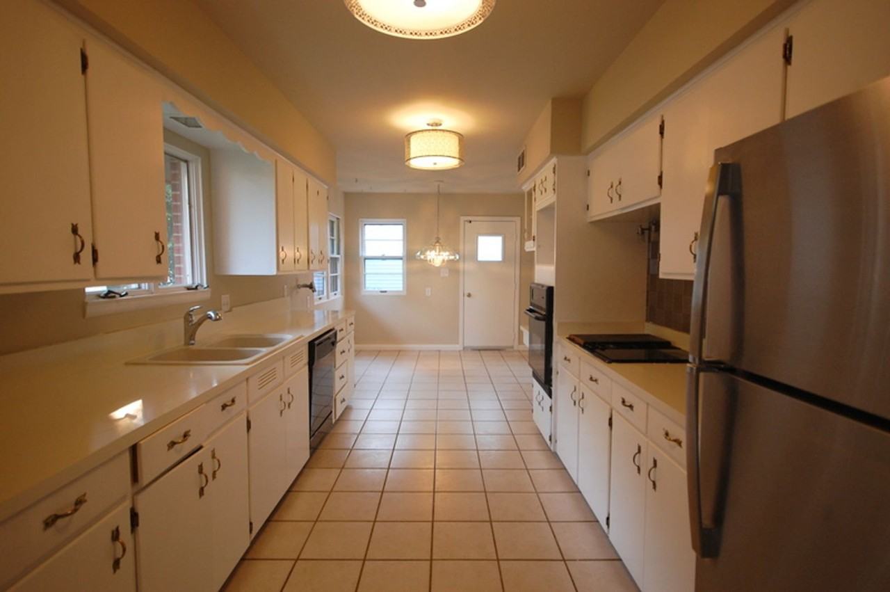 1318 Se Linn St - Photo 4 of 35