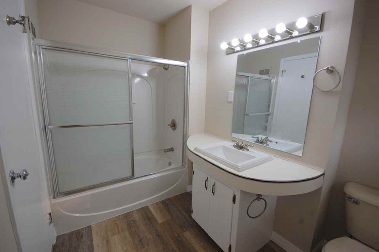 1318 Se Linn St - Photo 5 of 35