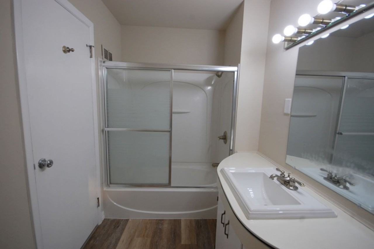 1318 Se Linn St - Photo 6 of 35