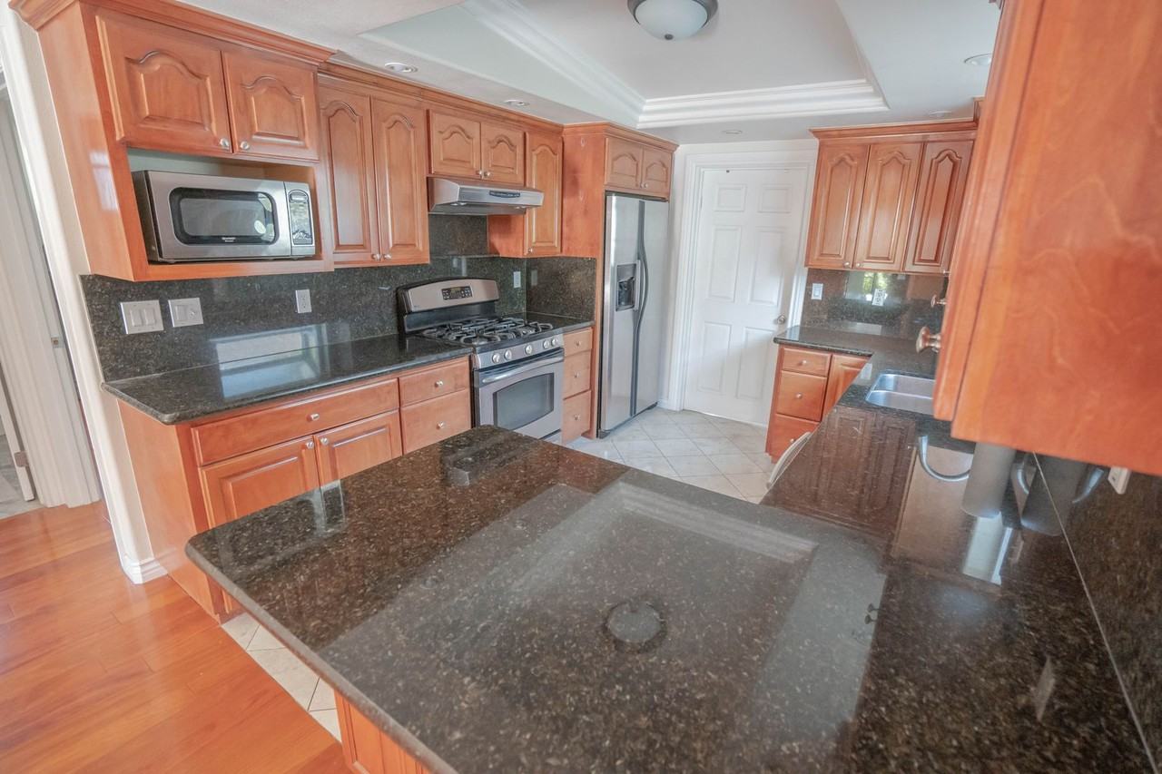 4215 Camero Ave - Photo 4 of 12