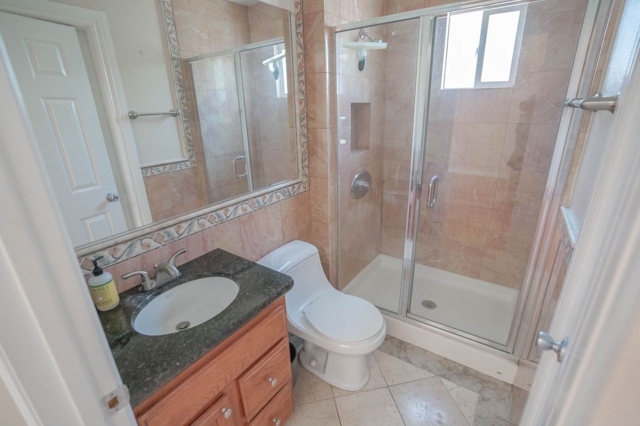 4215 Camero Ave - Photo 5 of 12