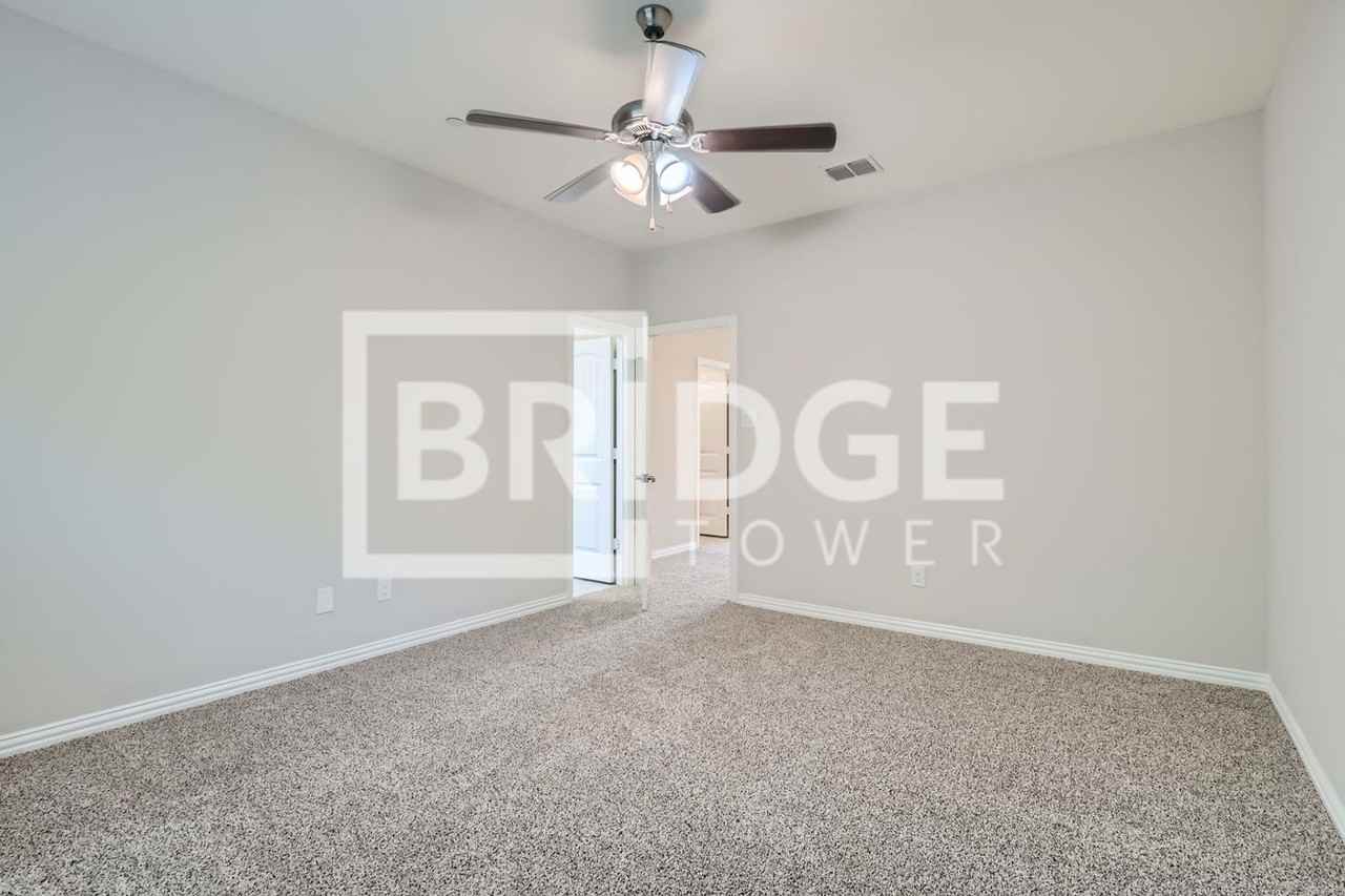 1316 Lake Crest Ln - Photo 5 of 13