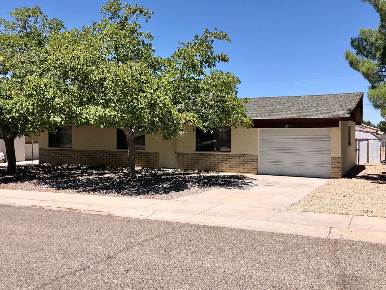 2715 Lillie Ave - Photo 3 of 30