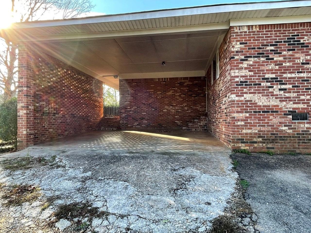 2068 Whitesville Rd - Photo 3 of 11