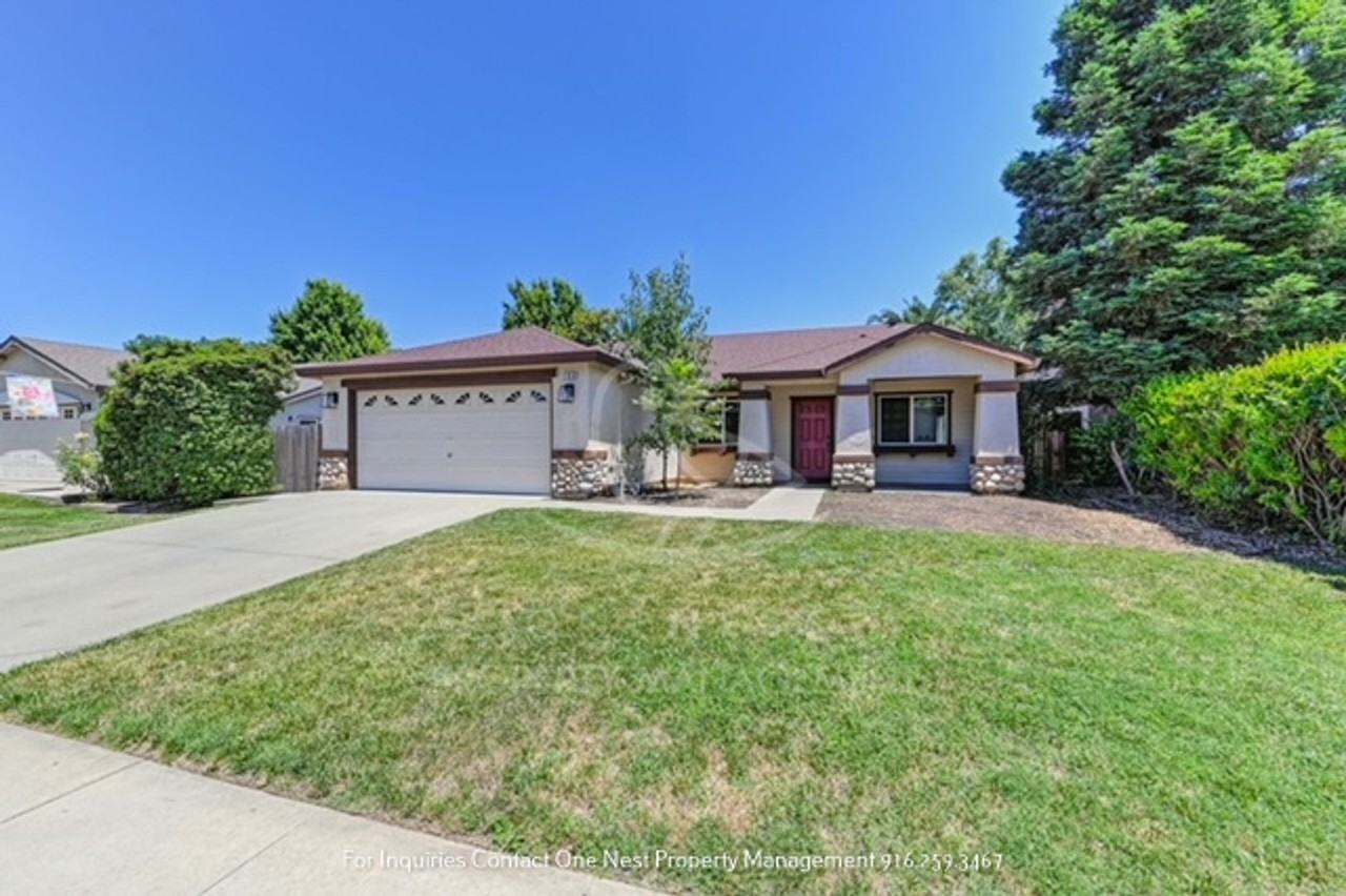 109 Corbin Dr - Photo 2 of 35