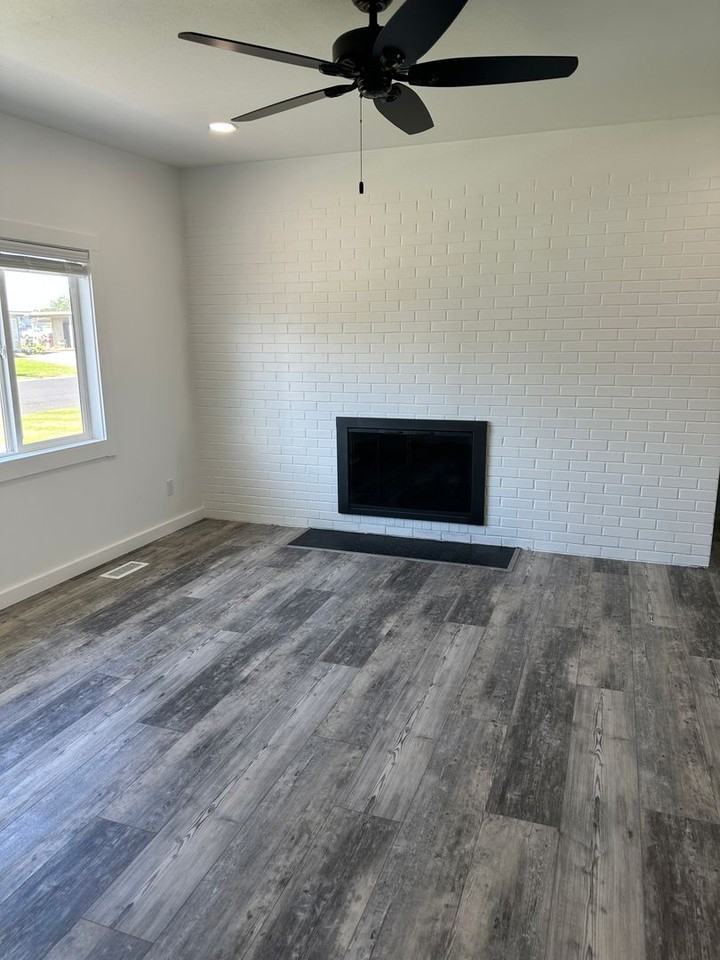 803 N Vista Dr - Photo 3 of 20