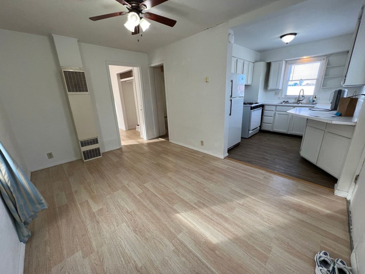 216 S 13th St E - Photo 3 of 30