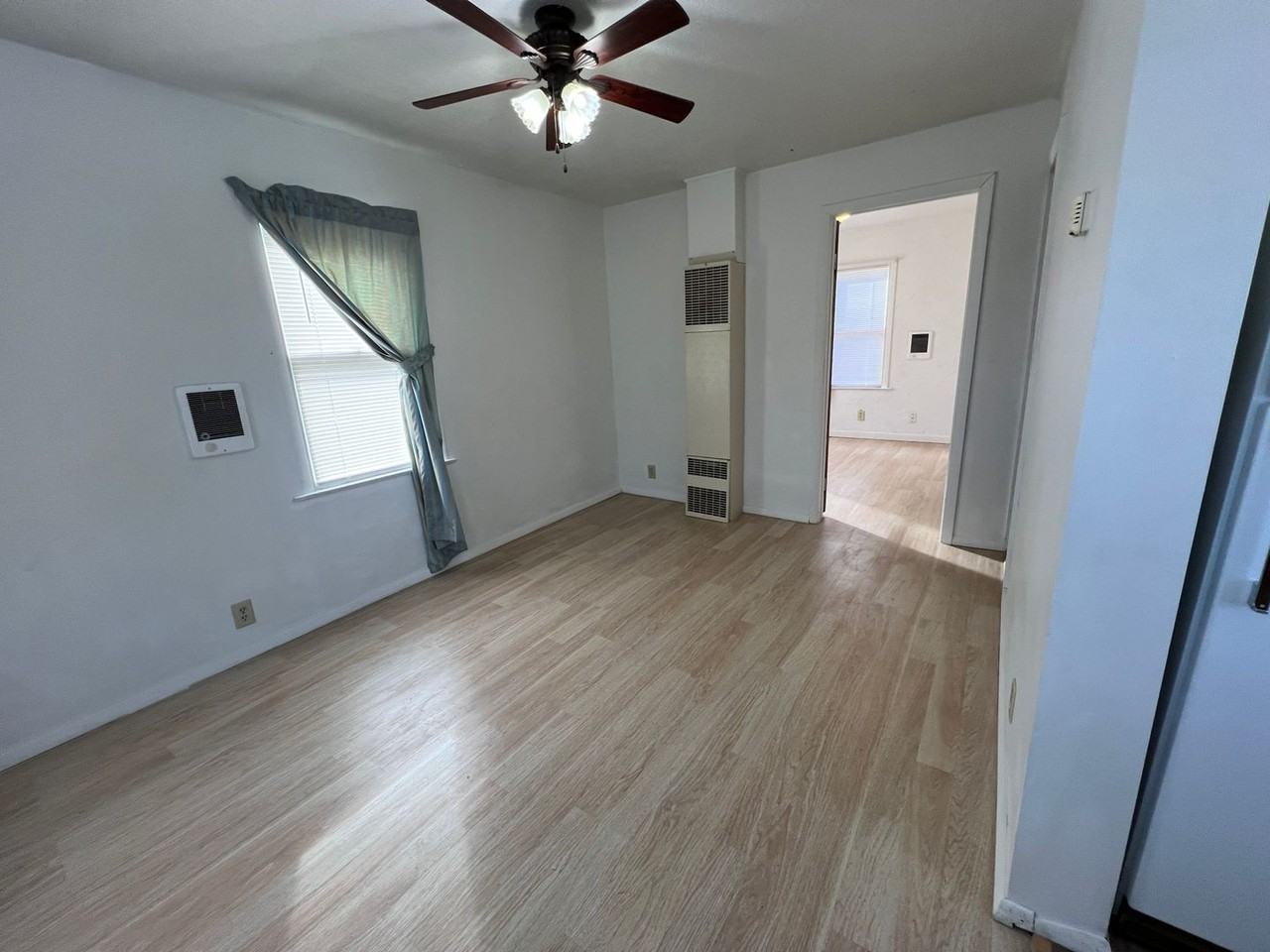 216 S 13th St E - Photo 4 of 30