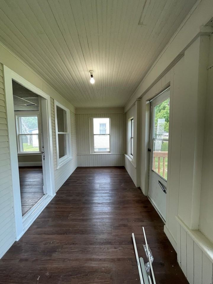 1411 16th St - Photo 3 of 17