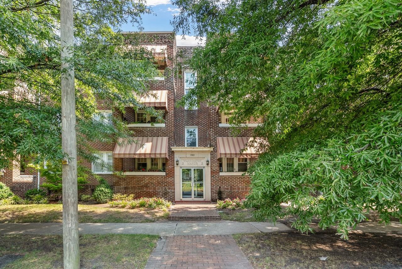 742 Washington Park