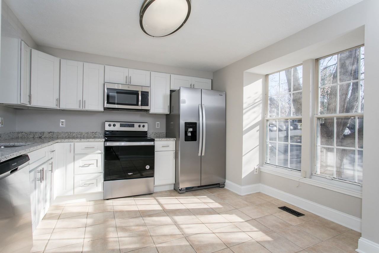 1438 Tarragon Ct - Photo 2 of 13
