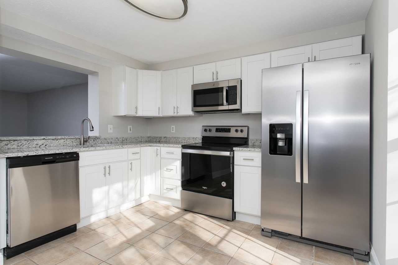 1438 Tarragon Ct - Photo 3 of 13