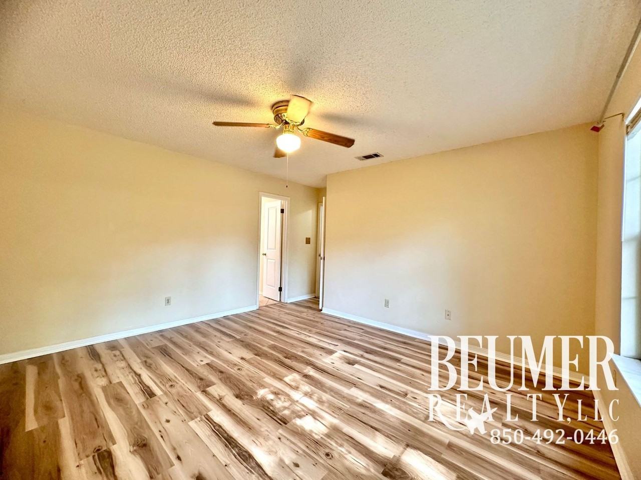 8511 Belle Meadow Blvd - Photo 7 of 29