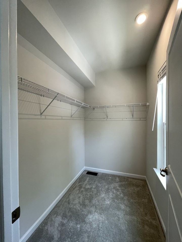 7955 Independence Dr - Photo 3 of 24