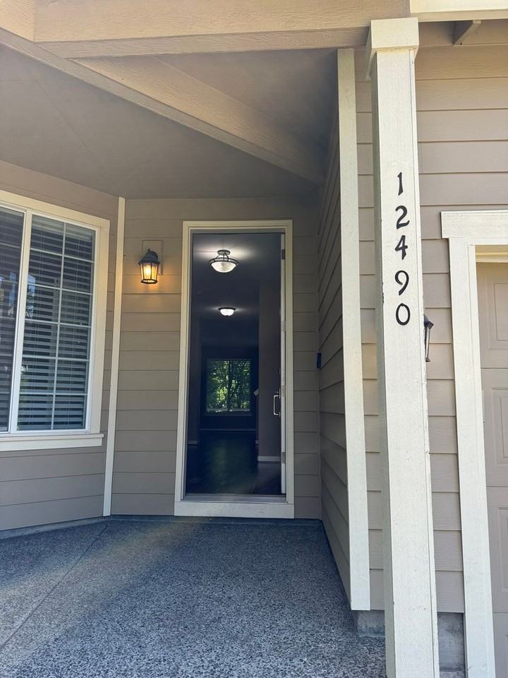 12490 Sw Winterview Dr - Photo 2 of 50