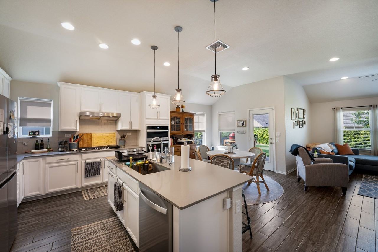 9018 Canopy Bnd - Photo 5 of 28