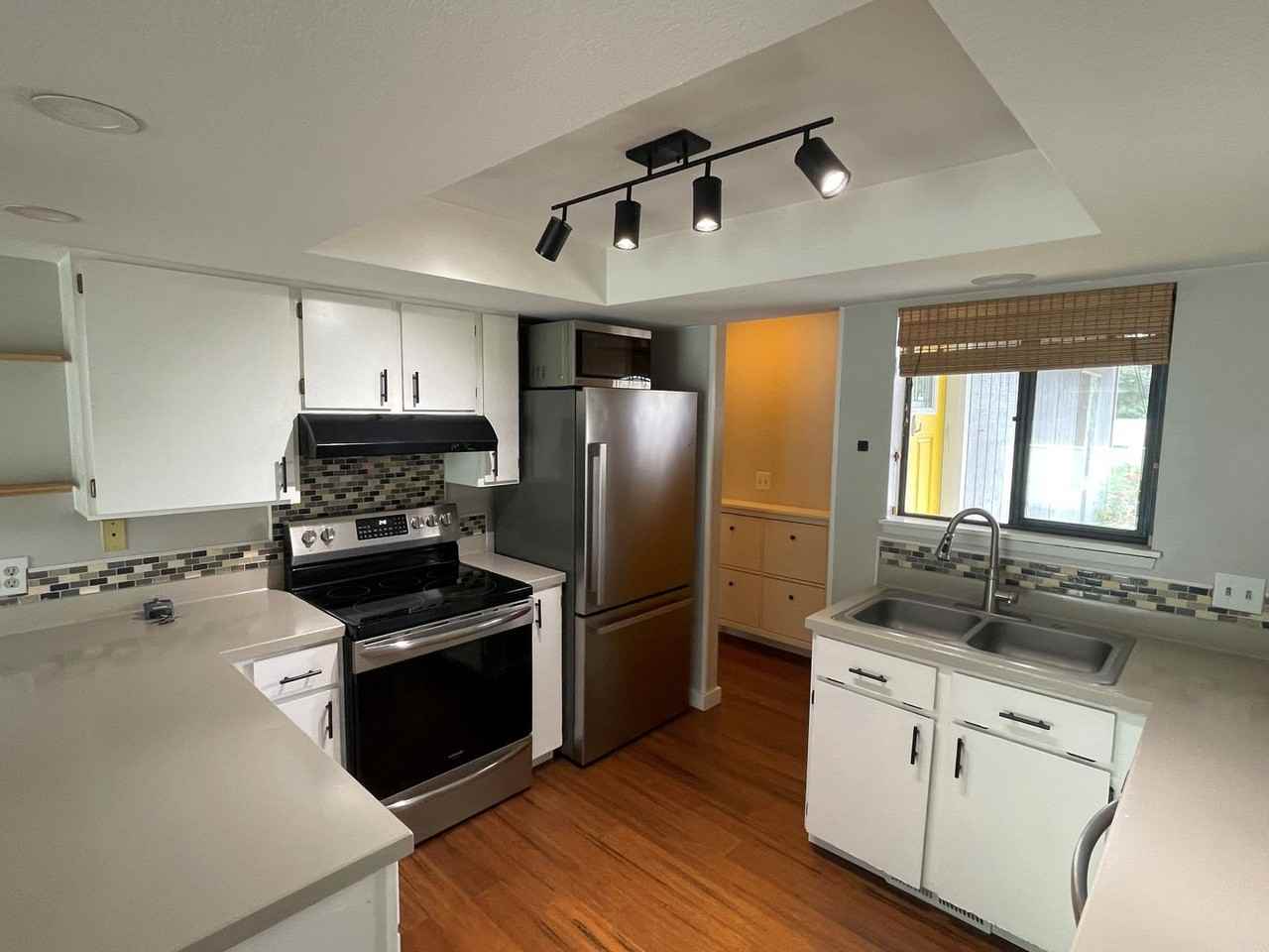 3036 Monterey Dr - Photo 3 of 11