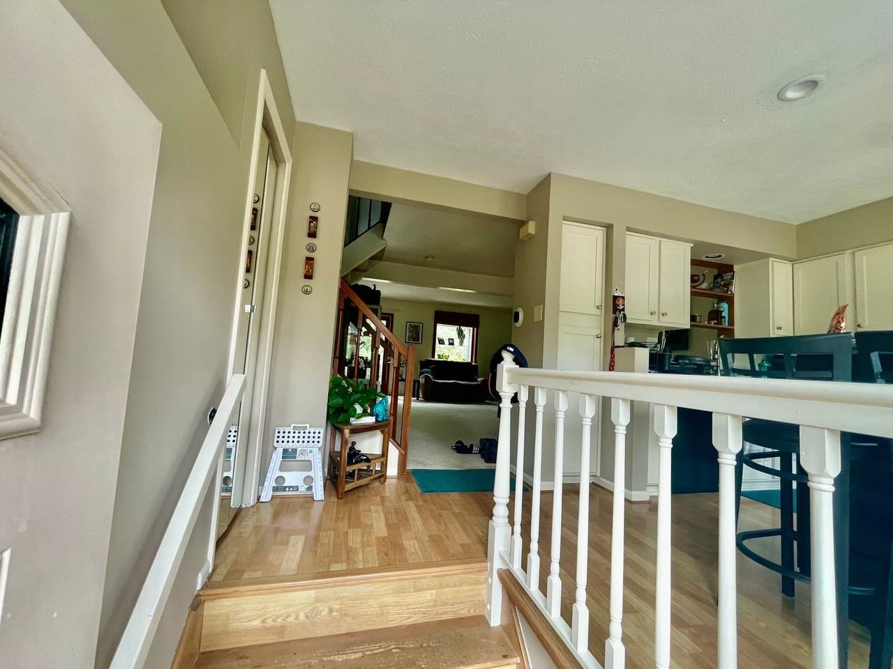 425 Parkridge Ln - Photo 3 of 41
